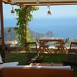 Tsira Hotel *